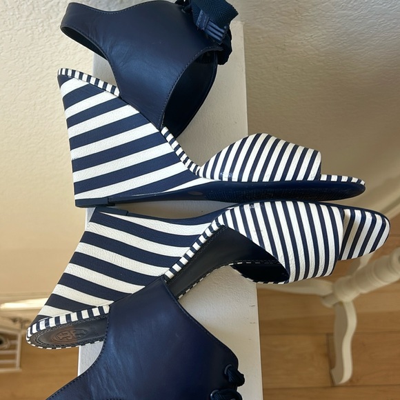 Tory Burch Maritime Nautical Wedge Platforms - Picture 7 of 10